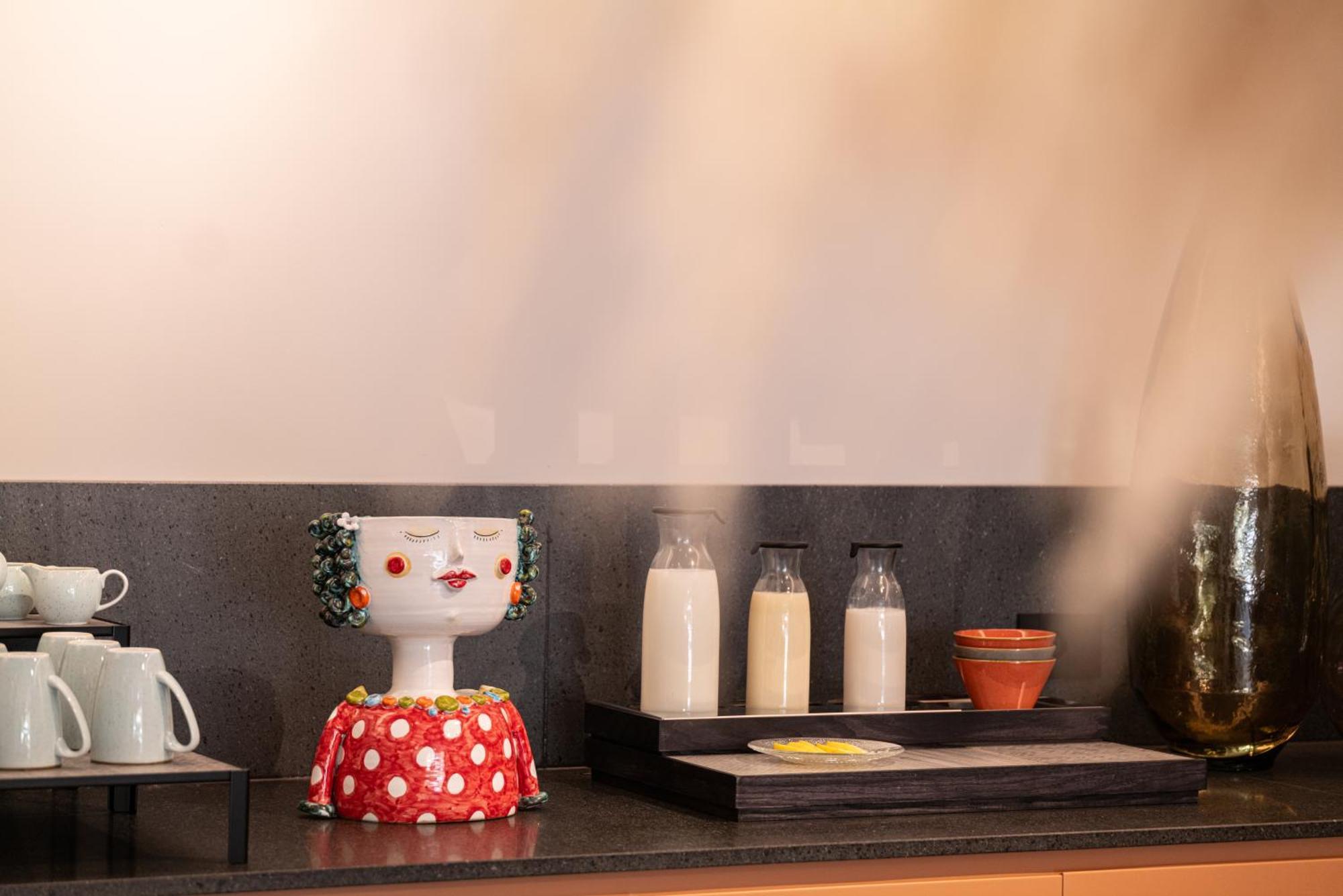 Luna Minoica Suites And Apartments مونتاليغرو المظهر الخارجي الصورة